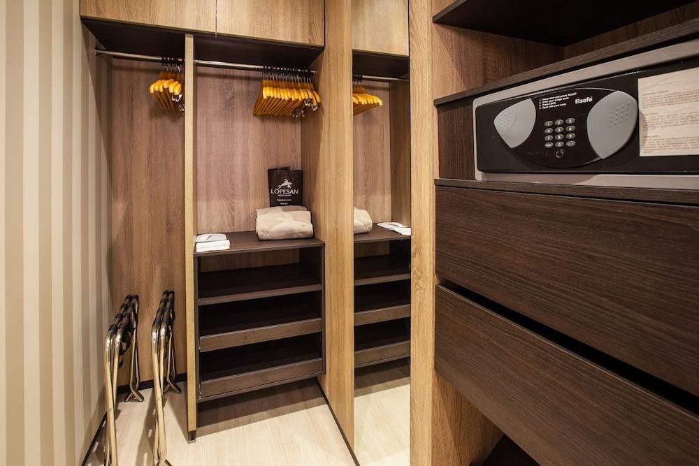 Lopesan Villa Del Conde Resort & Thalasso Meloneras Luaran gambar A walk-in closet