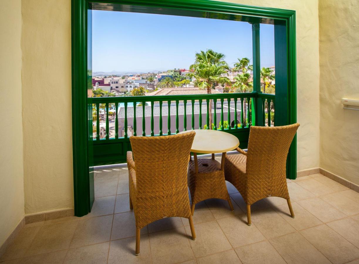 Lopesan Villa Del Conde Resort & Thalasso Meloneras Luaran gambar A balcony